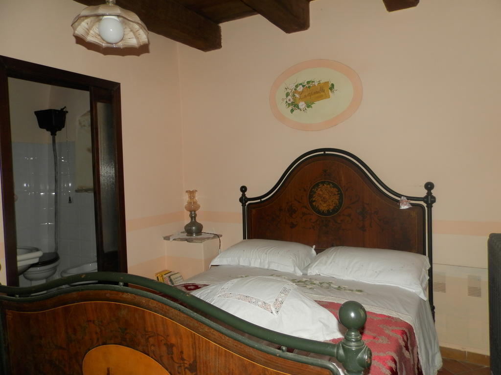 Residenza Di Paese Castello Del Poggio Hotel Ferentillo Szoba fotó