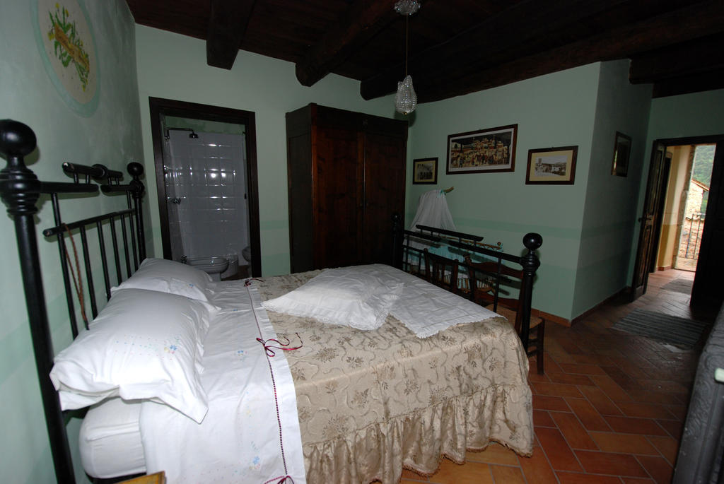 Residenza Di Paese Castello Del Poggio Hotel Ferentillo Szoba fotó