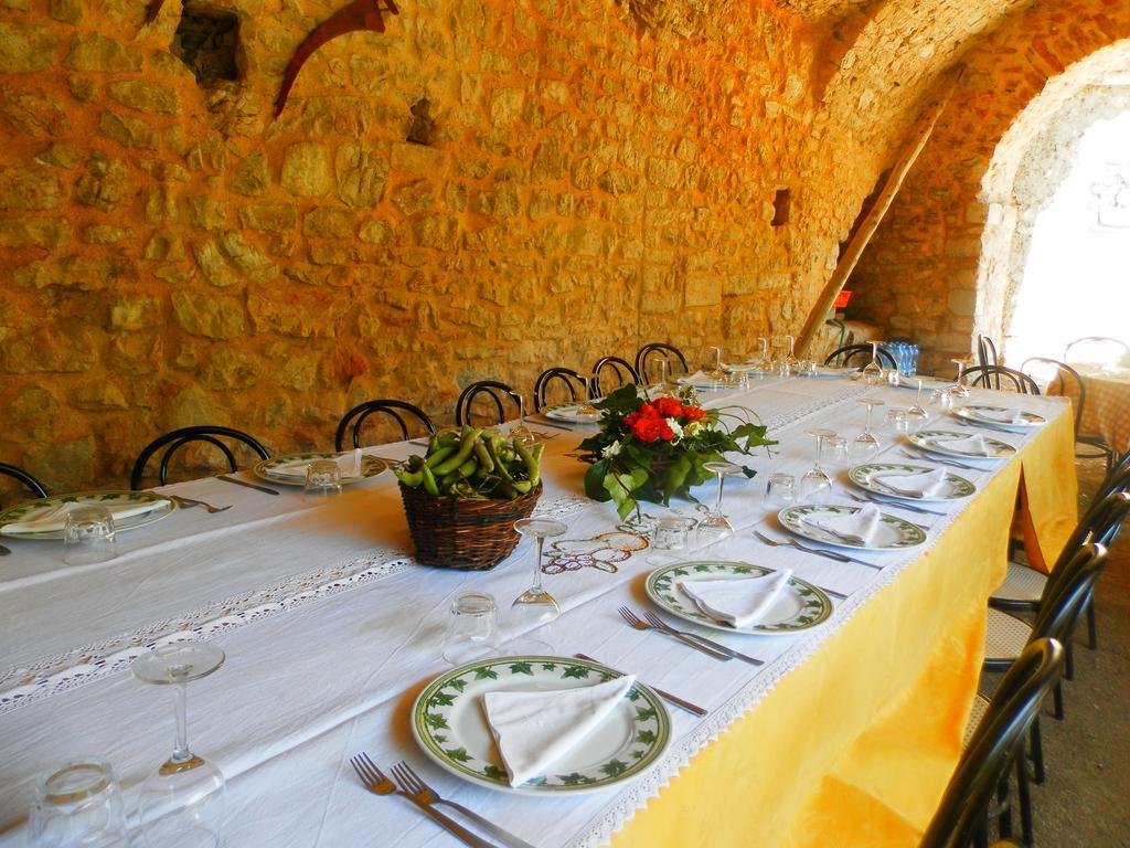 Residenza Di Paese Castello Del Poggio Hotel Ferentillo Kültér fotó